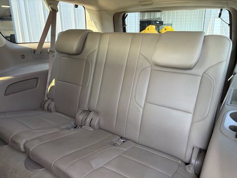 Used 2015 GMC Yukon XL SLT w/ Open Road Package AWD/4WD image 17