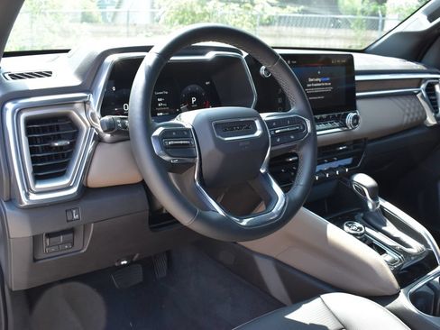 Used 2024 GMC Canyon Denali AWD/4WD image 9