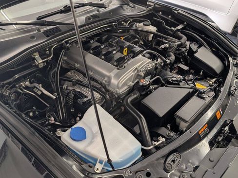 Used 2022 MAZDA MX-5 Miata RF Grand Touring RWD image 22