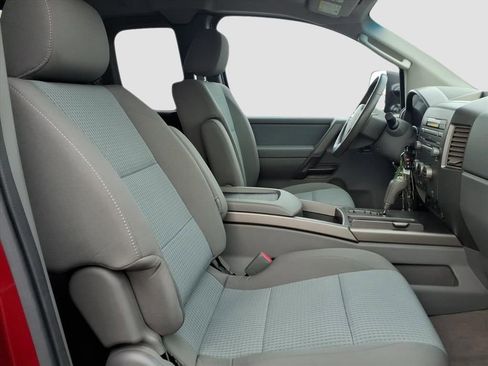 Used 2005 Nissan Titan SE image 10