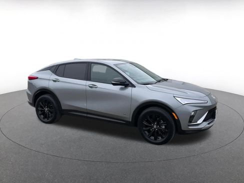 Used 2025 Buick Envista Sport Touring image 2