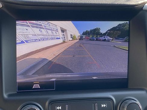 Used 2024 GMC Terrain SLT w/ LPO, Floor Liner Package FWD image 27