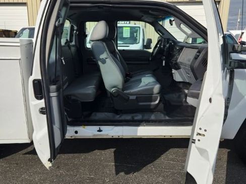 Used 2011 Ford F250 XL w/ XL Value Pkg image 23