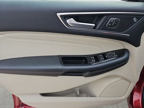 Used 2019 Ford Edge Titanium w/ Class II Trailer Tow Package image 26