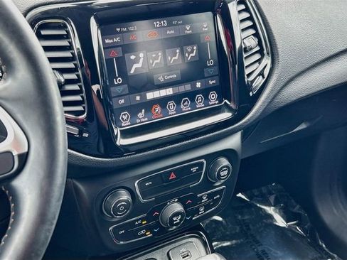 Used 2018 Jeep Compass Limited AWD/4WD image 12