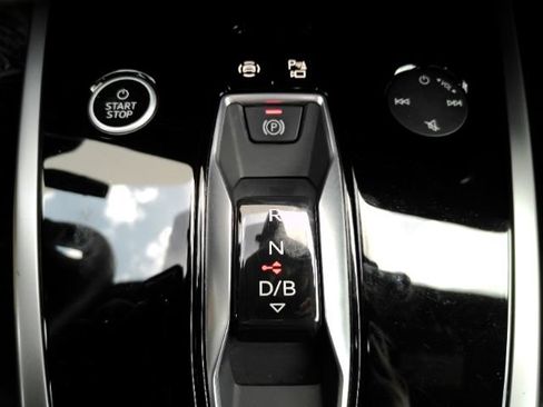 Used 2022 Audi Q4 e-tron Prestige AWD/4WD image 46