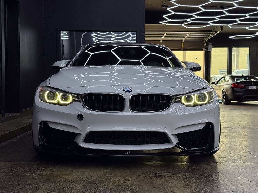 Used 2018 BMW M4 Coupe RWD image 2