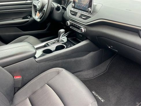 Used 2021 Nissan Altima 2.5 SV image 18