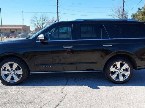 Certified 2022 Ford Expedition Platinum image 6