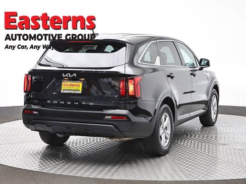 Used 2022 Kia Sorento LX FWD image 5