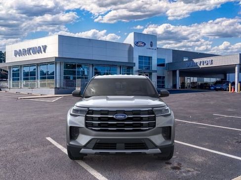 New 2026 Ford Explorer Active RWD image 6