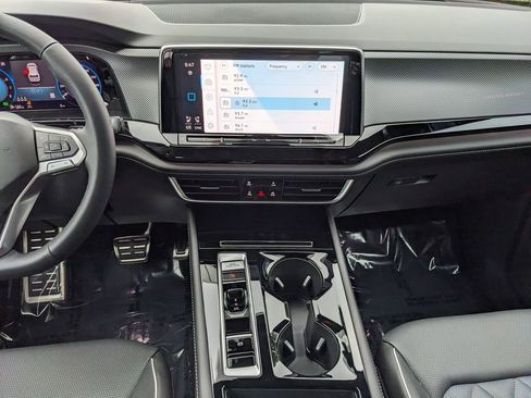 New 2026 Volkswagen Atlas Cross Sport SEL Premium R-Line image 17