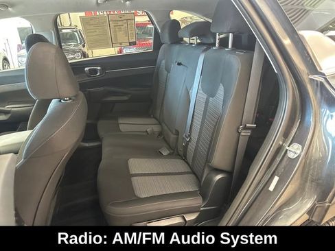 Used 2023 Kia Sorento LX FWD image 5