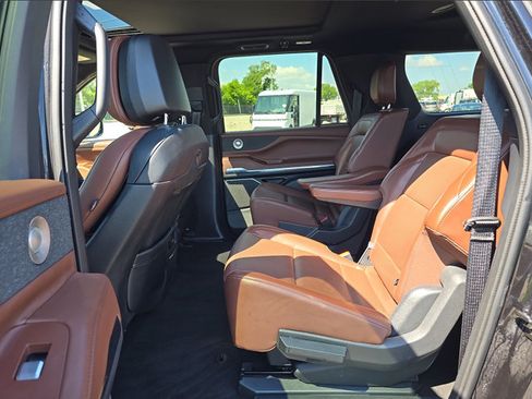 Used 2025 Lincoln Navigator L Reserve AWD/4WD image 12