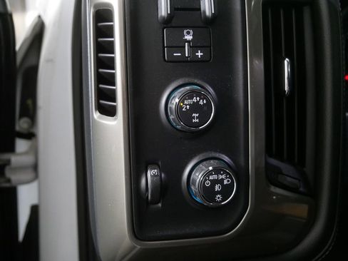 Used 2018 Chevrolet Silverado 1500 High Country AWD/4WD image 13