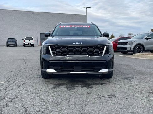 Used 2025 Kia Sorento S image 2