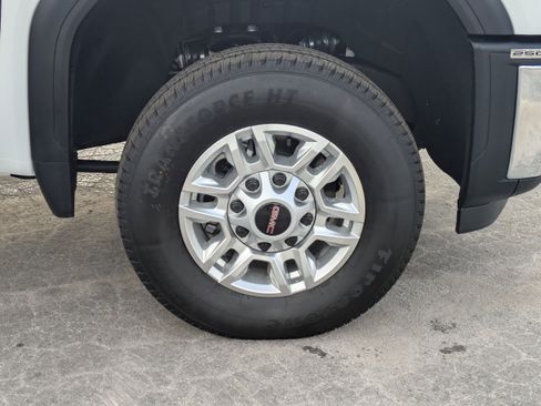 New 2026 GMC Sierra 2500 SLE image 10