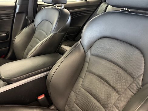 Used 2023 Kia Stinger GT2 image 15