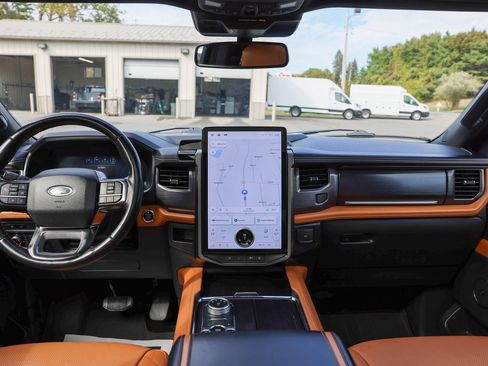 Certified 2022 Ford Expedition Platinum image 29