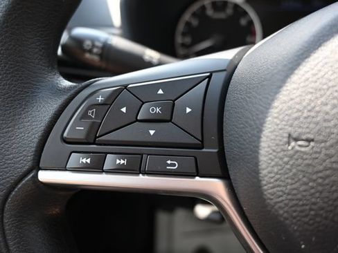 Used 2025 Nissan Altima 2.5 SV FWD image 36