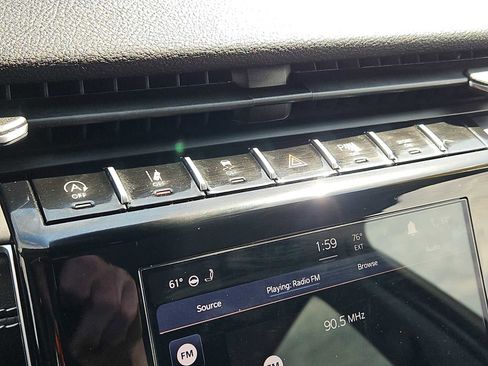 Used 2022 Jeep Grand Cherokee Laredo w/ Luxury Tech Group I AWD/4WD image 16