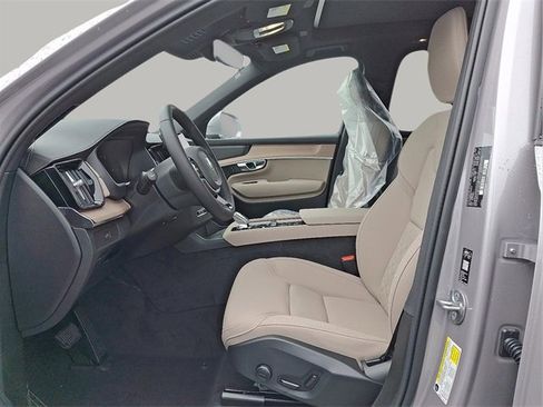 New 2026 Volvo XC90 B6 Plus w/ Protection Package Premier image 7