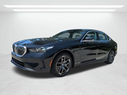 New 2026 BMW 530i w/ Premium Package RWD image 8
