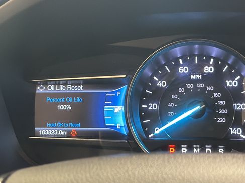 Used 2017 Ford Explorer XLT w/ Equipment Group 201A FWD image 33