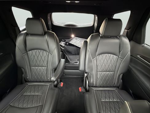 Used 2022 Buick Enclave Avenir w/ Avenir Technology Package AWD/4WD image 25