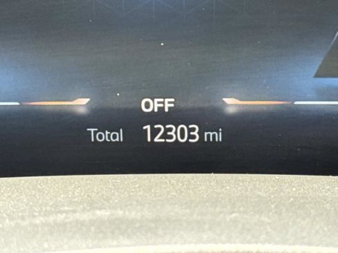 Used 2024 BMW X5 xDrive50e w/ M Sport Package AWD/4WD image 25
