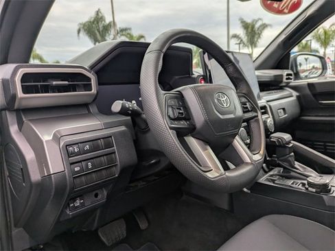 Used 2024 Toyota Tacoma TRD Off-Road image 9