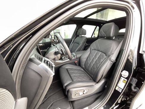 Certified 2025 BMW X5 xDrive50e w/ M Sport Package image 11