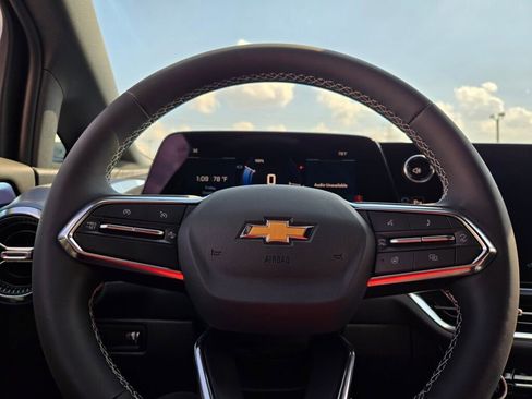 New 2026 Chevrolet Equinox EV LT image 27