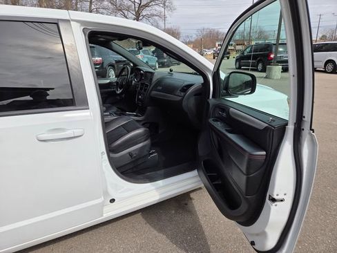Used 2020 Dodge Grand Caravan GT image 21