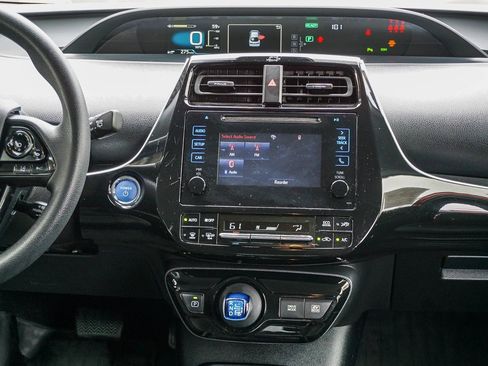 Used 2019 Toyota Prius LE w/ Carpet Mat Package image 15