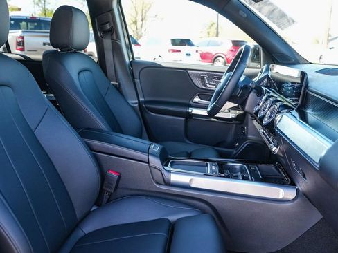 Certified 2025 Mercedes-Benz GLB 250 4MATIC image 23