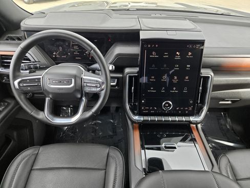 Used 2025 GMC Yukon XL Denali image 8