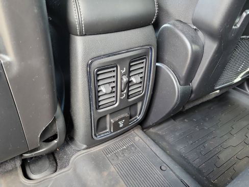 Used 2021 Jeep Grand Cherokee Freedom Edition AWD/4WD image 12
