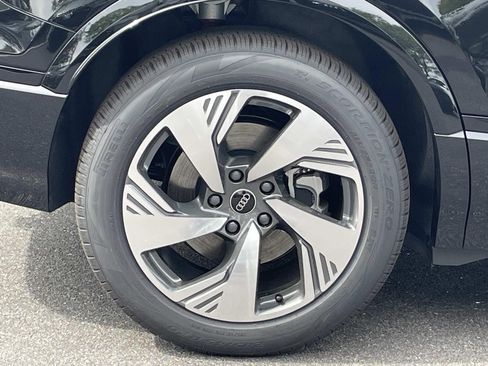 New 2025 Audi Q6 e-tron Premium AWD/4WD image 9