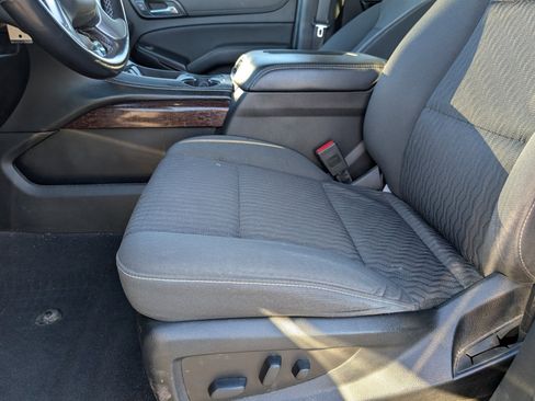 Used 2019 GMC Yukon SLE w/ SLE Value Package image 7