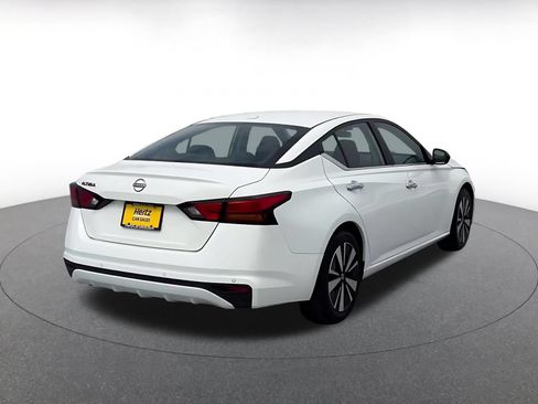 Used 2025 Nissan Altima 2.5 SV FWD image 14