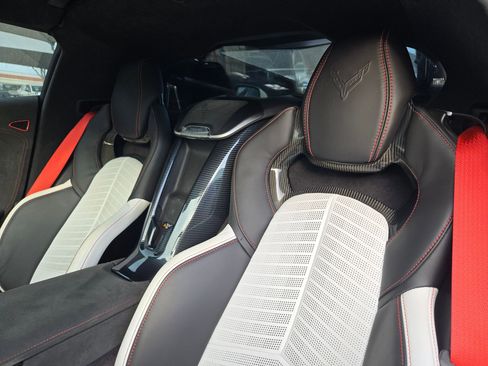 Used 2023 Chevrolet Corvette Stingray Premium Cpe w/ Z51 Performance Package image 9