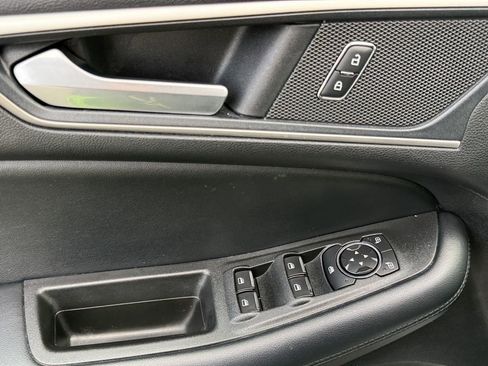 Used 2020 Ford Edge SEL w/ Convenience Package image 11