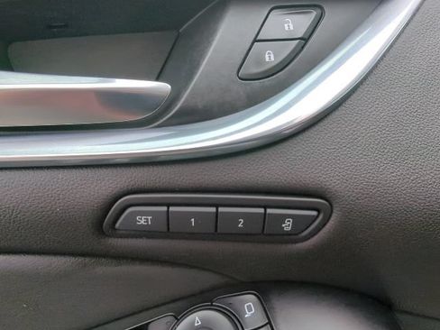 Used 2022 Buick Enclave Avenir w/ Avenir Technology Package AWD/4WD image 14