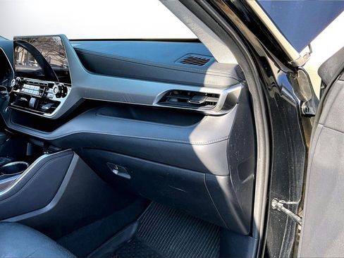 Used 2021 Toyota Highlander Platinum image 20