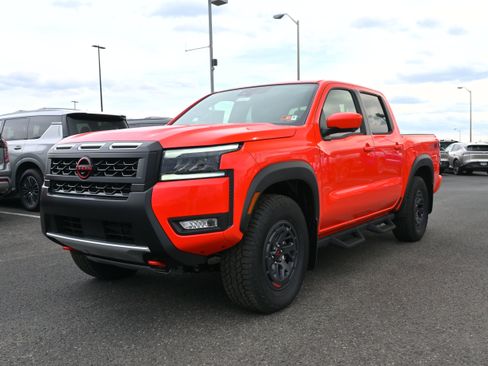 New 2026 Nissan Frontier PRO-4X w/ Pro-4x Convenience Package image 4