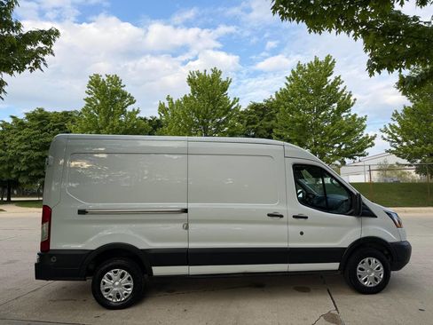 Used 2019 Ford Transit 250 148 Medium Roof RWD image 10
