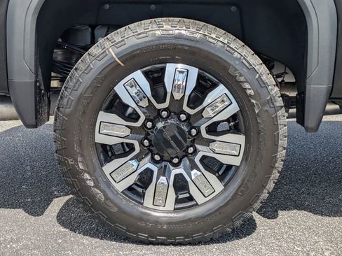 New 2026 GMC Sierra 3500 Denali w/ Denali Reserve Package AWD/4WD image 12