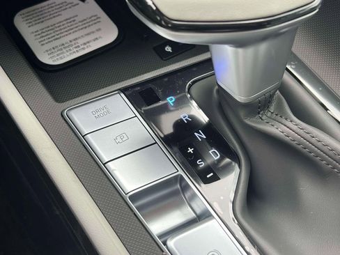 New 2026 Hyundai Elantra Limited FWD image 18