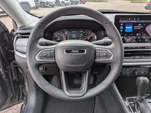 Certified 2022 Jeep Compass Latitude image 17